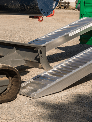 AVS 170 Ramper – lastramper i aluminium för hjul- och larvbandmaskiner, upp till 7870 kg per par