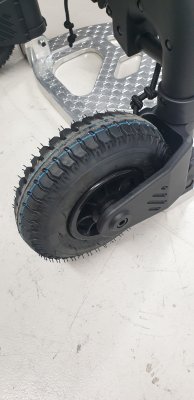 Hopfällbar pirra som klarar 250 kg, hjul som rullar lätt