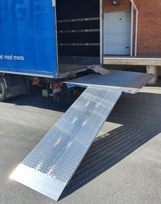 Ramp med handtag, 750 kg, 700 x 600 x 60 mm, aluminium