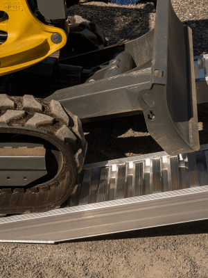 AVS 170 Ramper – lastramper i aluminium för hjul- och larvbandmaskiner, upp till 7870 kg per par