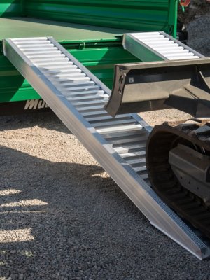 AVS 200 Ramper – lastramper i aluminium för hjul- och larvbandmaskiner, upp till 11330 kg per par