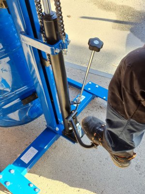 FL 300 A Hydraulisk fatlyft