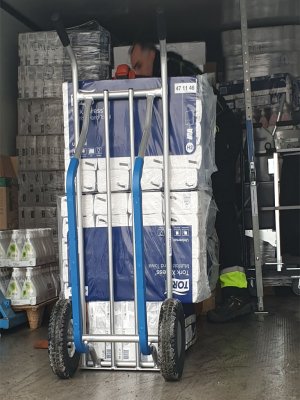 Pirra med hög rygg och trappmedar klarar tunga laster