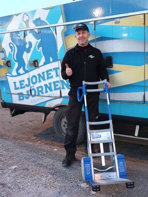 Lejonet och Björnen använder Fällbar alupirra när de levererar sina produkter