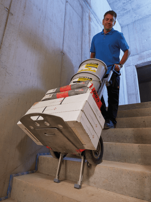 Elektrisk Trappklättrare CC200V+200 transporterar material för badrumsrenovering