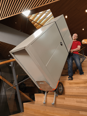 Elektrisk Trappklättrare CC200V+200 är perfekt för flytt av större skåp