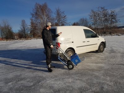 Karlskoga kommun använder alu-pirra med trappmedar från Micrologistic