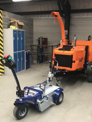 Zallys M6.5 elektrisk dragare med lyftsystem drar tunga maskiner