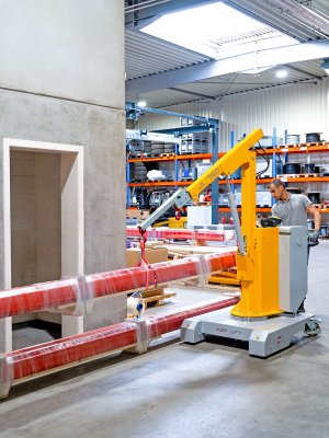 JustLift JL750, mobil lyftkran lyfter stora balkar