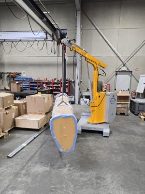 JustLift JL750, mobil lyftkran lyfter stor balk