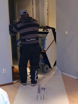 Golvskydd skyddar golv i bostäder vid flytt av vitvaror