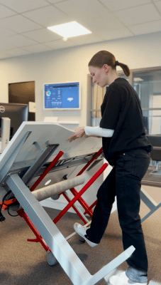 Multi Trolley gör det enkelt att flytta höj- och sänkbara bord