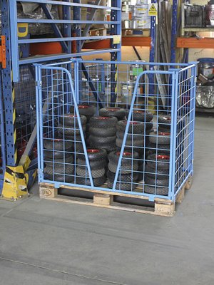 Pallcontainer nät T63, 1200x800 mm, med V-öppning