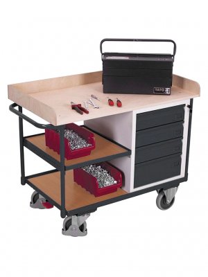 Verkstadsvagn med kant på översta arbetsytan och lådor, används i verkstad