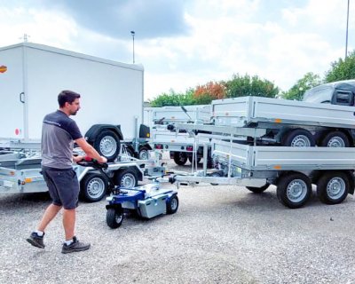 Zallys M6.5 elektrisk dragare med lyftsystem används för att dra vagnar